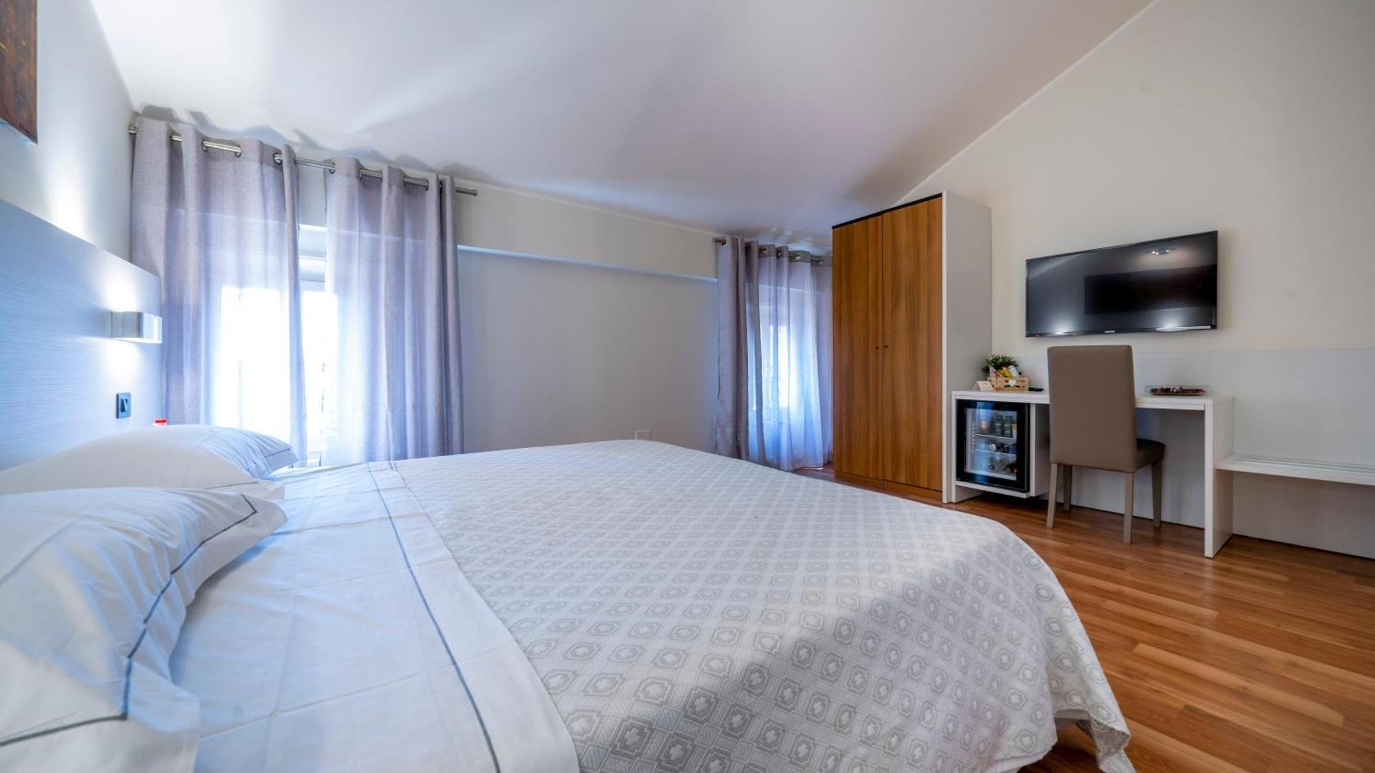 Albergo Ligabue Гвасталла Экстерьер фото